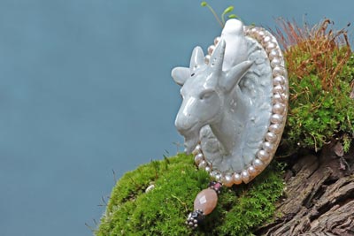 Broche B005